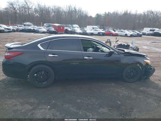 Nissan Altima 2.5 S Image 10