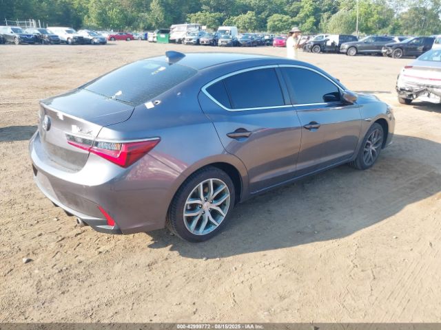 Acura ILX Image 9