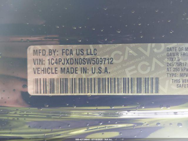 Jeep Wrangler 4-door Summit 4x4 Image 13