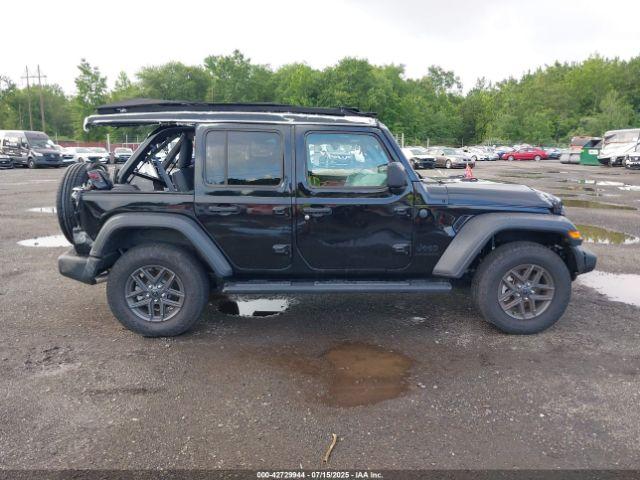 Jeep Wrangler 4-door Summit 4x4 Image 6