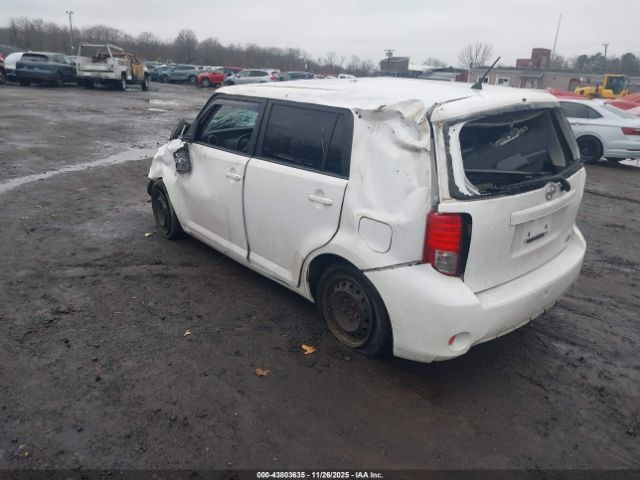 Scion xB Image 13