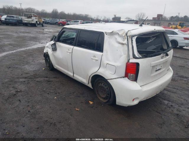 Scion xB Image 13