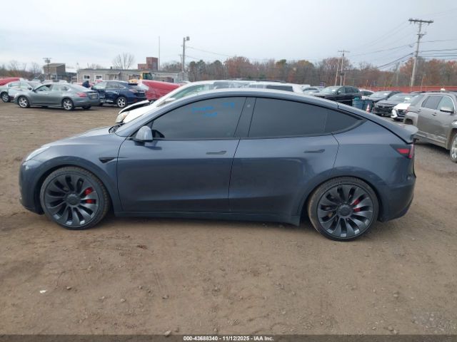 Tesla Model Y Performance Dual Motor All-wheel Drive Image 15