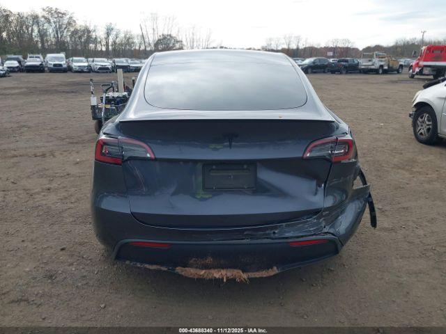 Tesla Model Y Performance Dual Motor All-wheel Drive Image 16
