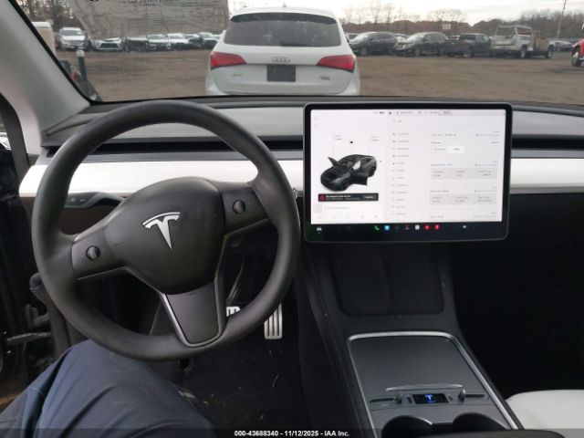 Tesla Model Y Performance Dual Motor All-wheel Drive Image 13