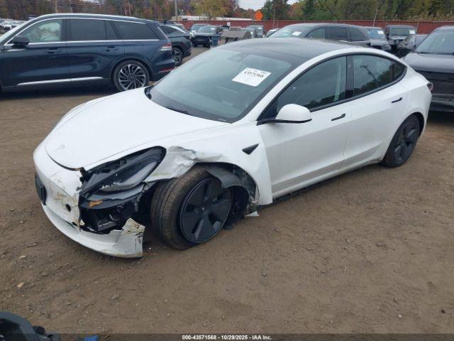 Tesla Model 3 Long Range Dual Motor All-wheel Drive Image 3