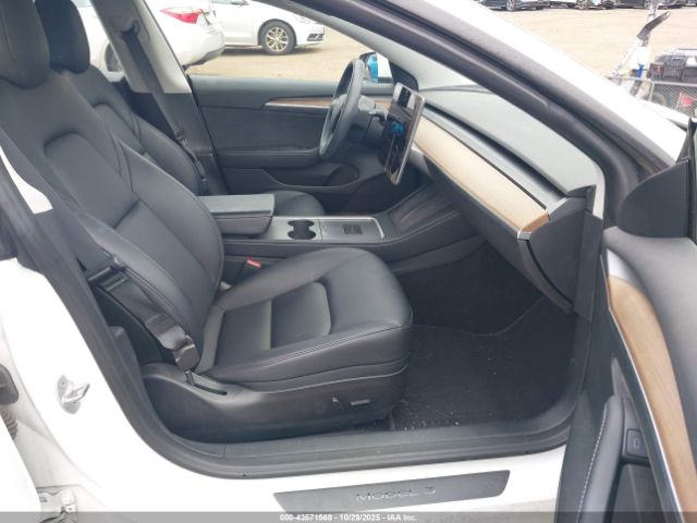 Tesla Model 3 Long Range Dual Motor All-wheel Drive Image 2