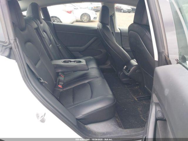 Tesla Model 3 Long Range Dual Motor All-wheel Drive Image 16