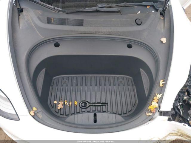 Tesla Model 3 Long Range Dual Motor All-wheel Drive Image 9