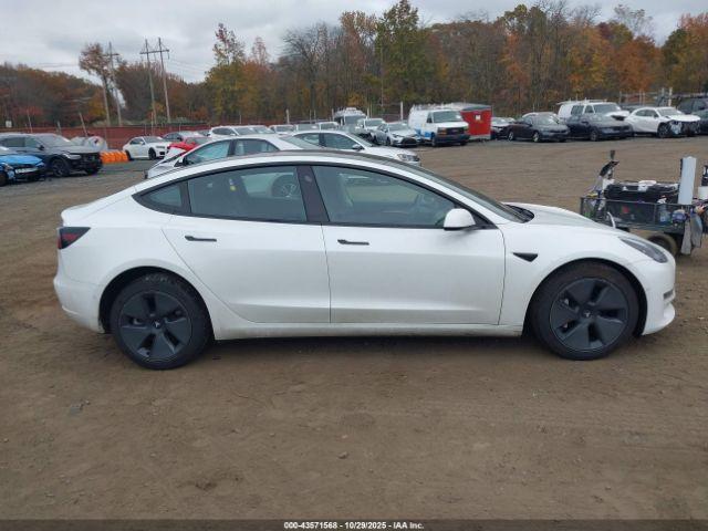 Tesla Model 3 Long Range Dual Motor All-wheel Drive Image 13