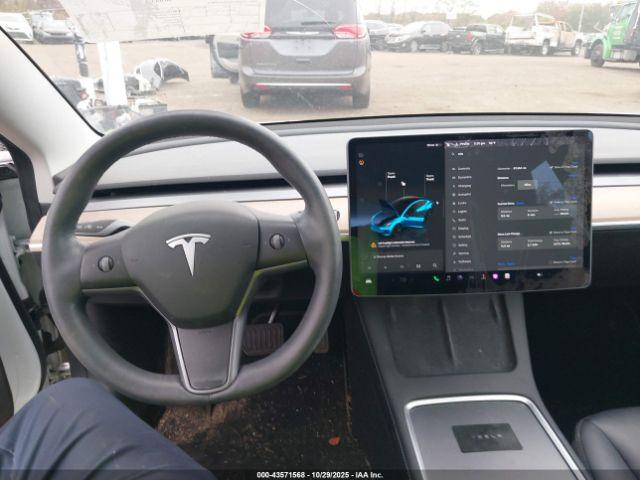 Tesla Model 3 Long Range Dual Motor All-wheel Drive Image 10
