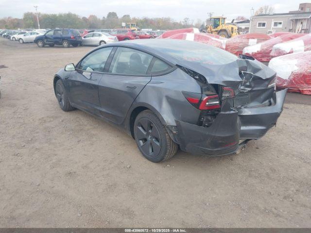 Tesla Model 3 Rear-wheel Drive Image 12