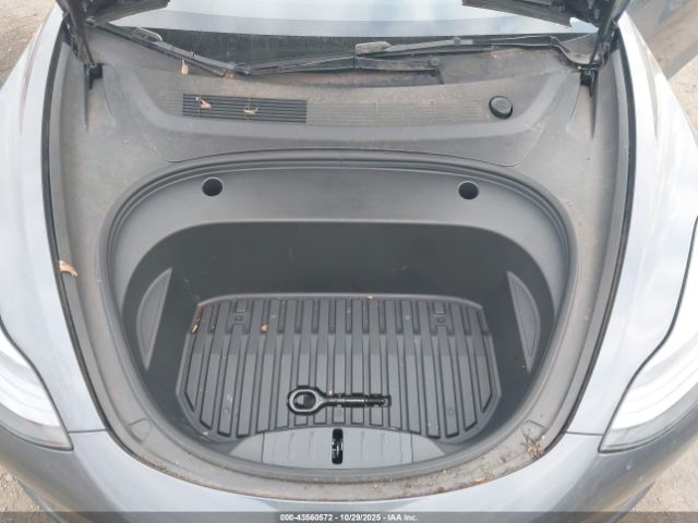 Tesla Model 3 Rear-wheel Drive Image 6