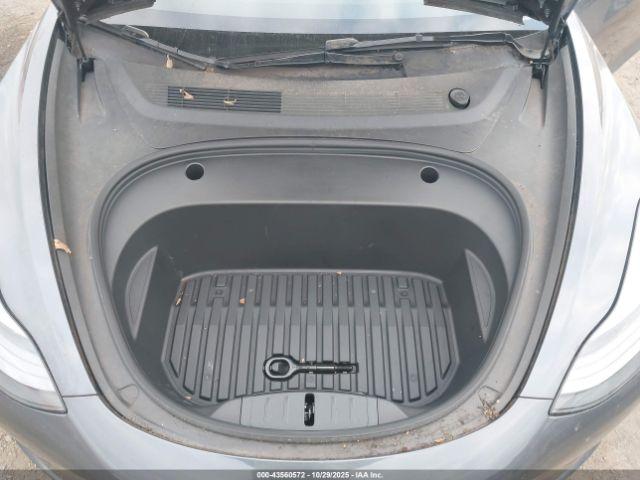Tesla Model 3 Rear-wheel Drive Image 6