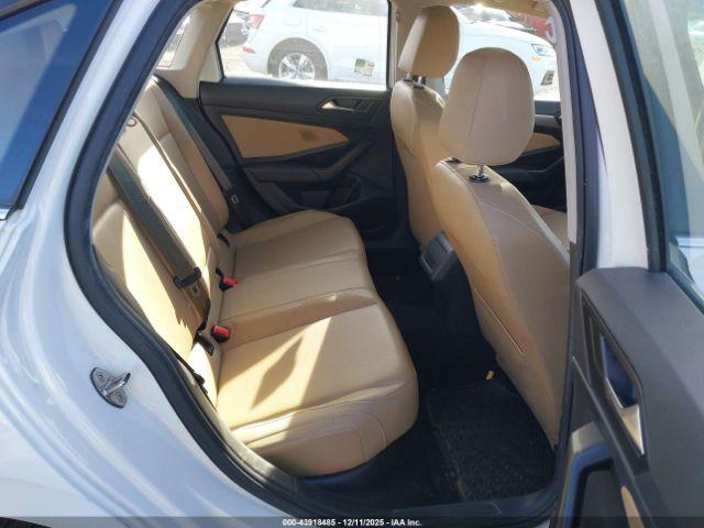 Volkswagen Jetta Image 8