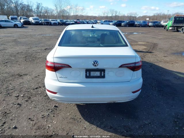 Volkswagen Jetta Image 9