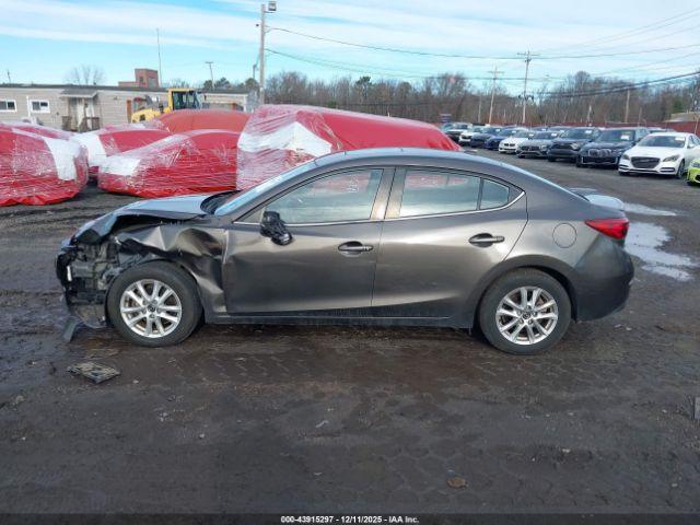 Mazda Mazda3 I Touring Image 9