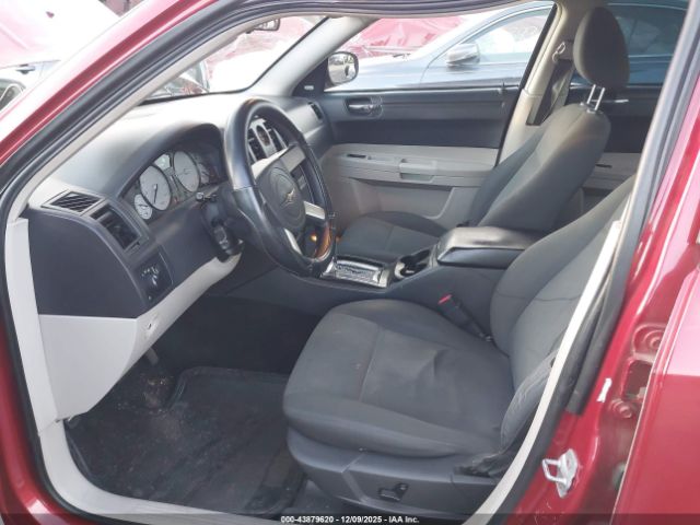 Chrysler 300 Image 12