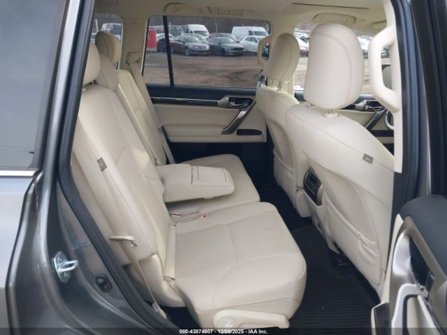 Lexus Gx Premium Image 14