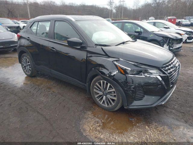  Salvage Nissan Kicks