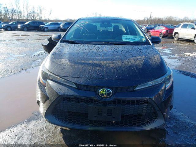 Toyota Corolla Le Image 13